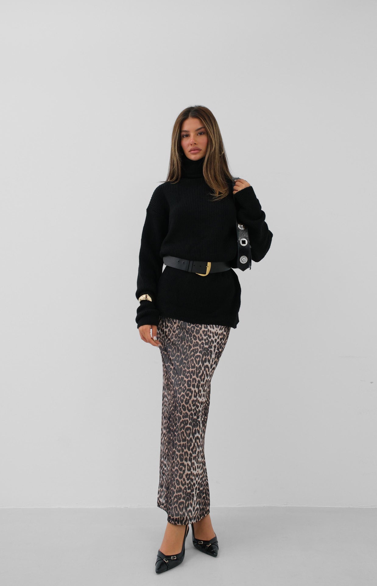 Aurelia® | Oversized women's turtleneck tunic in black