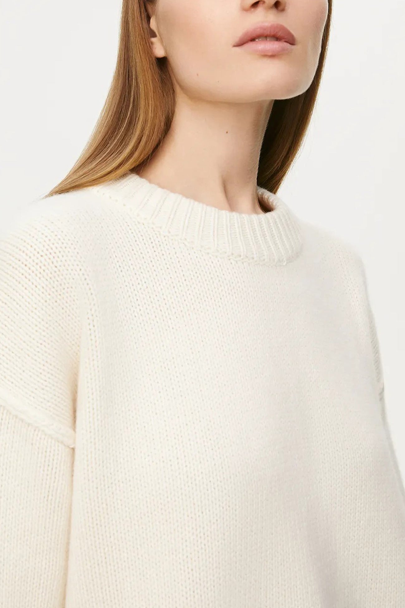 Carmen® | Round Neck Solid Color Pullover Sweater