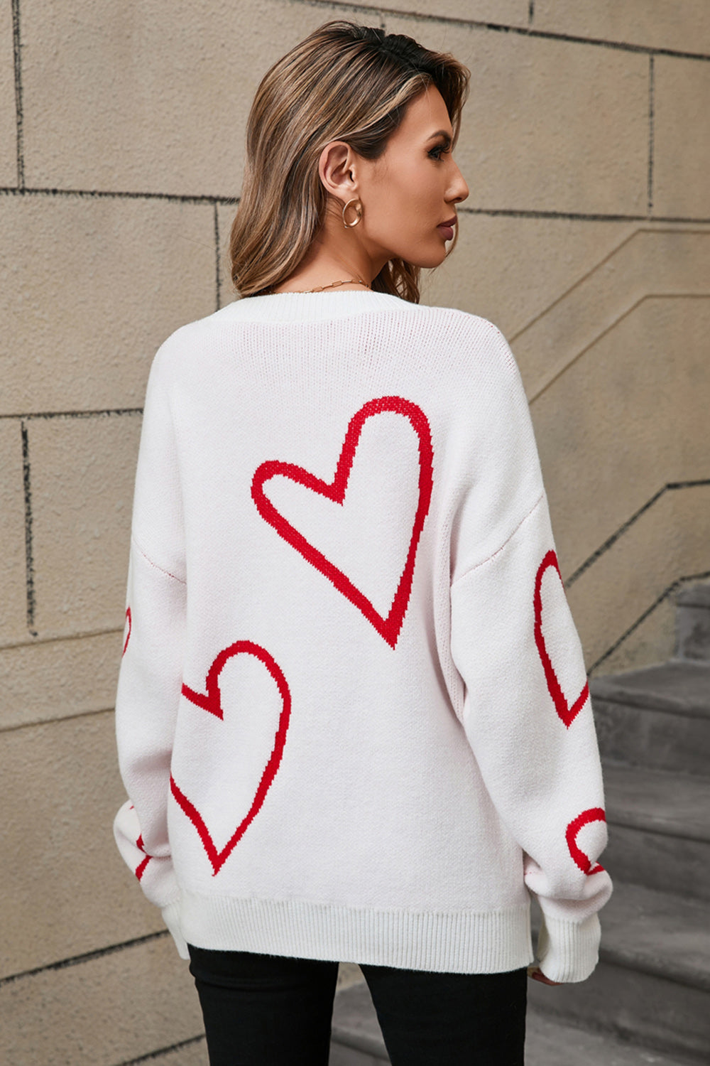 Elin® | Heart-shaped, long-sleeved sweater with dropped shoulders