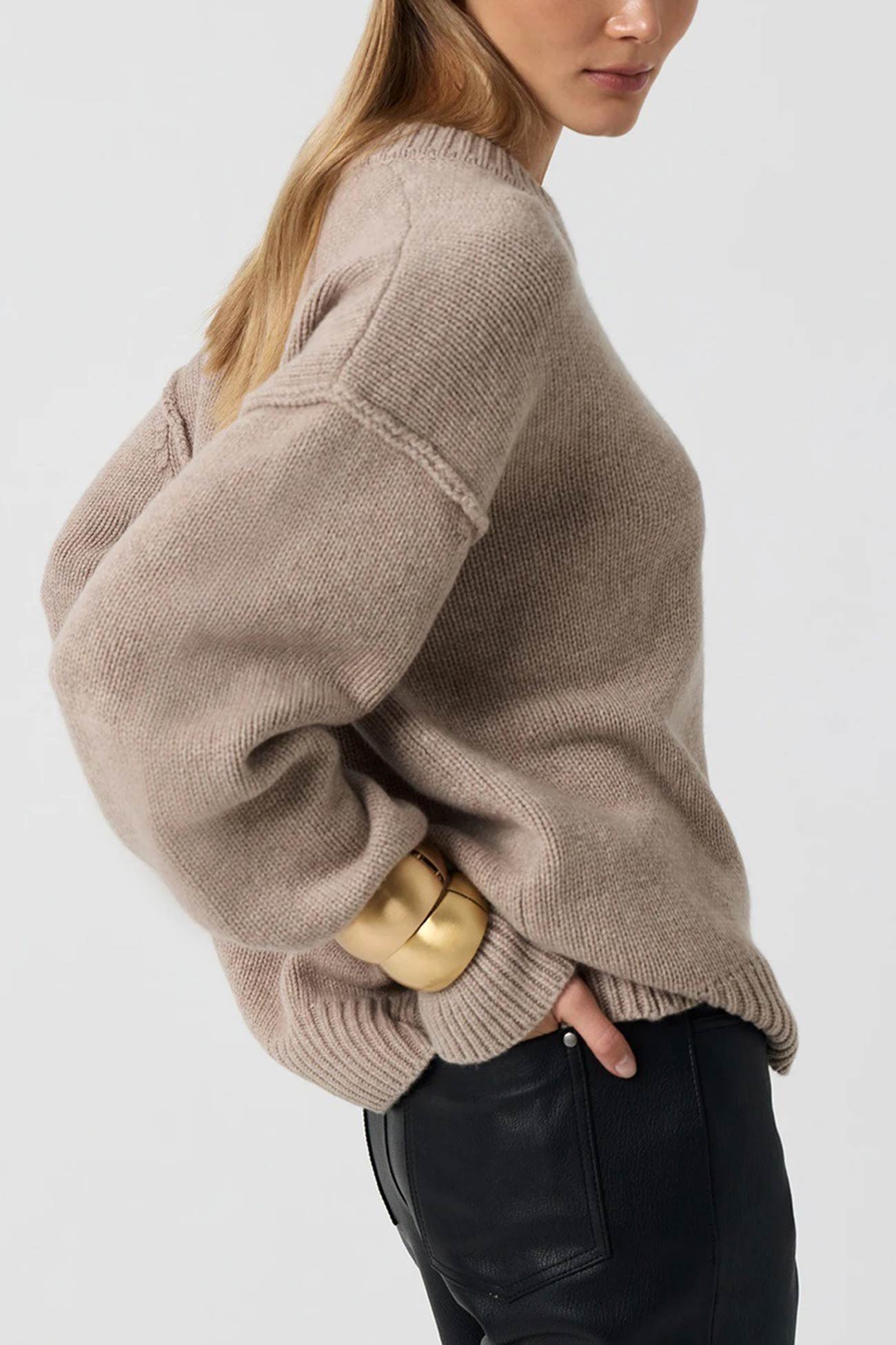 Carmen® | Round Neck Solid Color Pullover Sweater