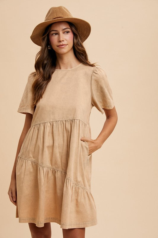 Adeline® | Short-sleeved denim dress with a round neckline and a mineral wash