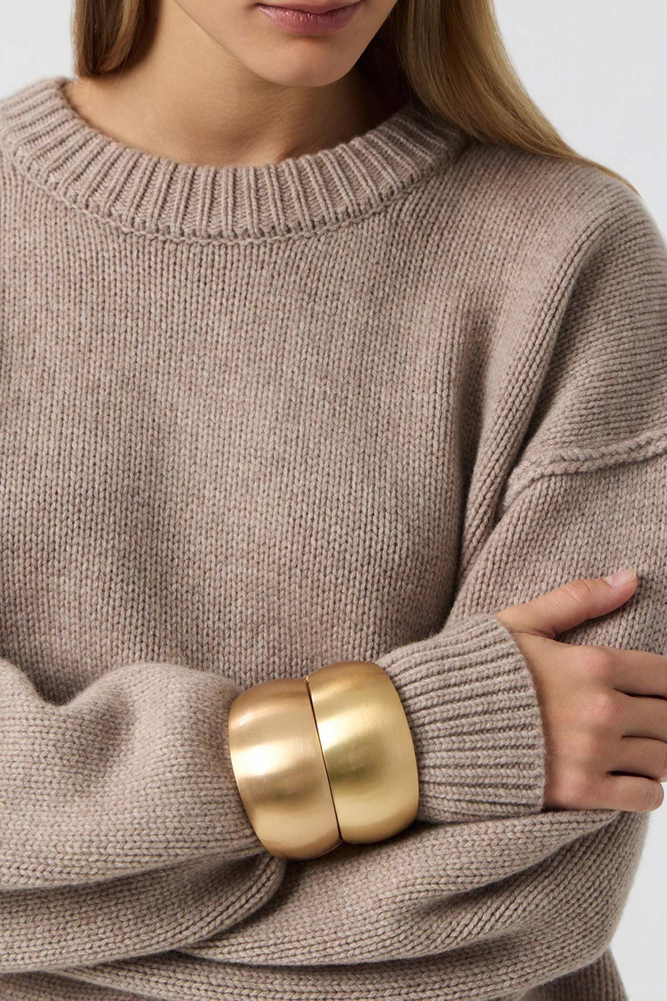 Carmen® | Round Neck Solid Color Pullover Sweater