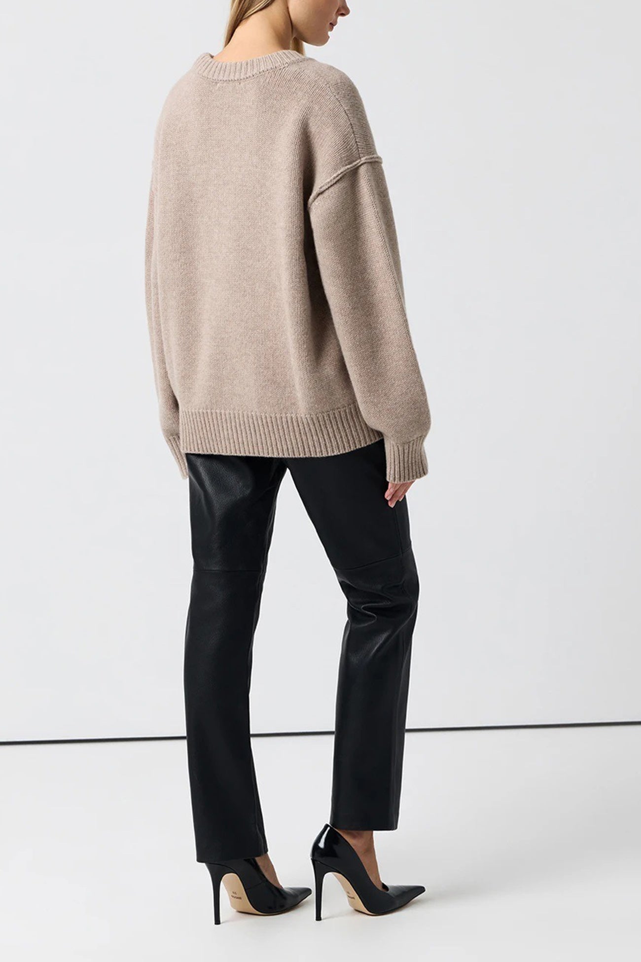 Carmen® | Round Neck Solid Color Pullover Sweater