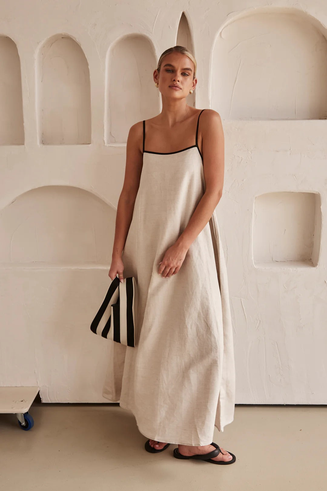 Charity® | Long contrasting linen dress