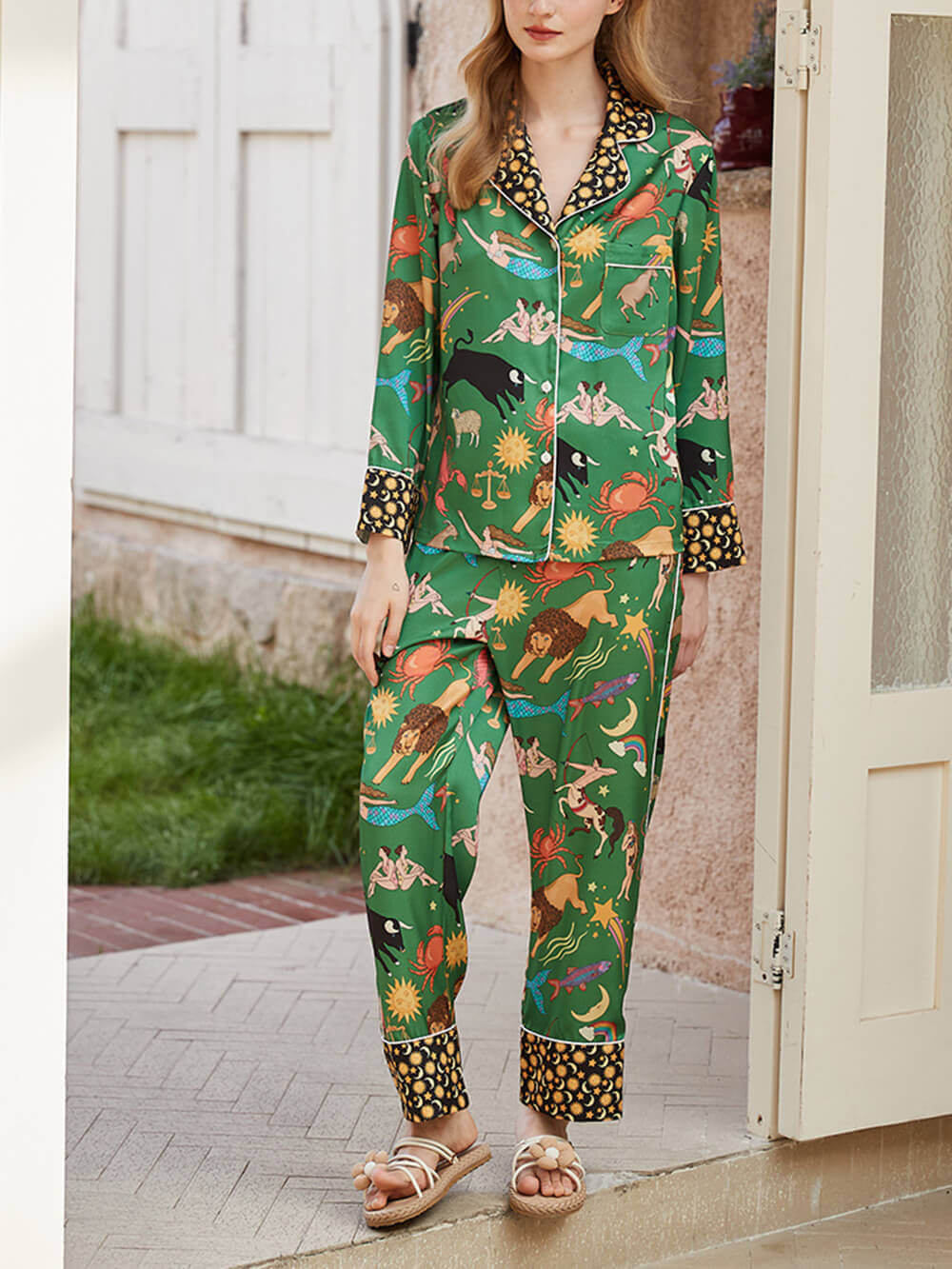 Women’s Pyjama Set – Relaxed Fit – Satin-Like Fabric – Astrological Print – Long Sleeve Top & Wide Leg Bottoms