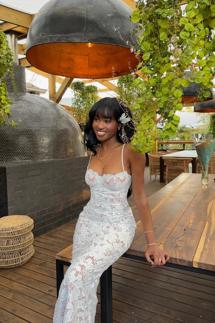 Raegan | Elegant Lace Maxi Dress for Confident Women