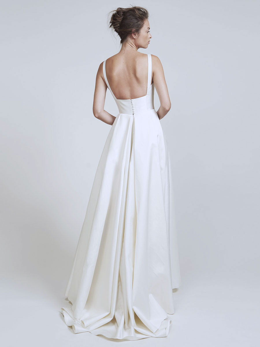 Elise® | Satin wedding dress with square neckline and sleeveless design