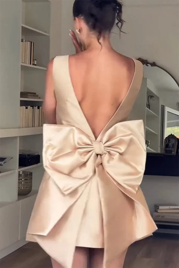 Daisy® | Satin mini dress with oversized bow detail and square neckline
