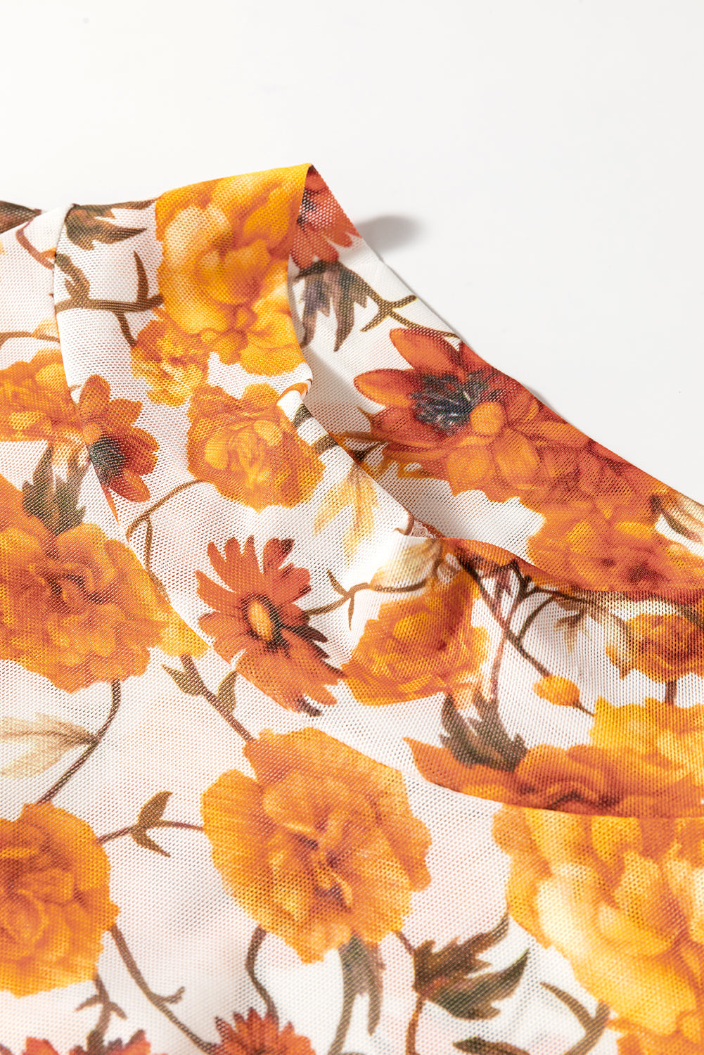 Beatriz® | Printed top with stand-up collar and flared sleeves