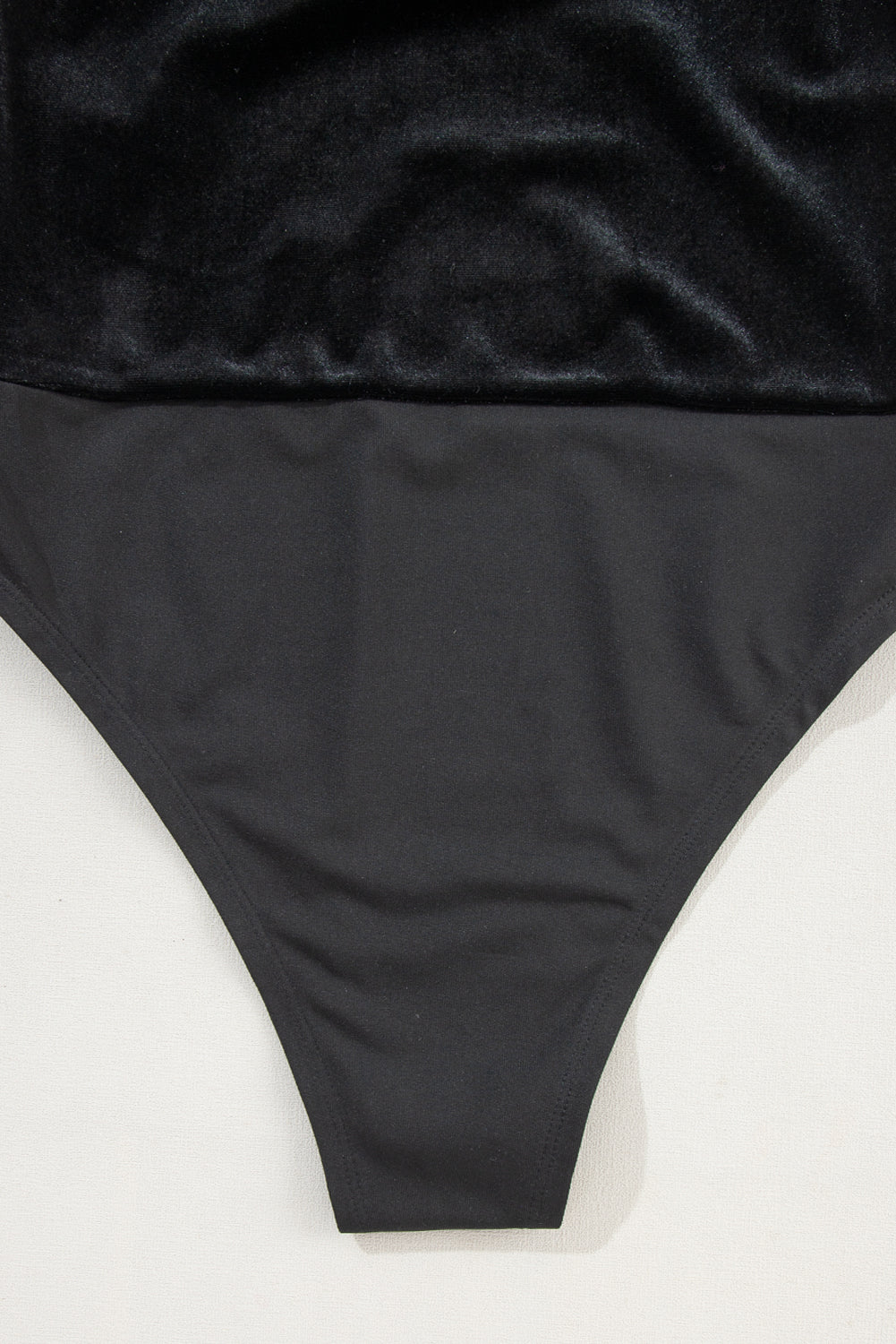 Cristina® | Long-sleeved velvet bodysuit with V-neck and pearl detail