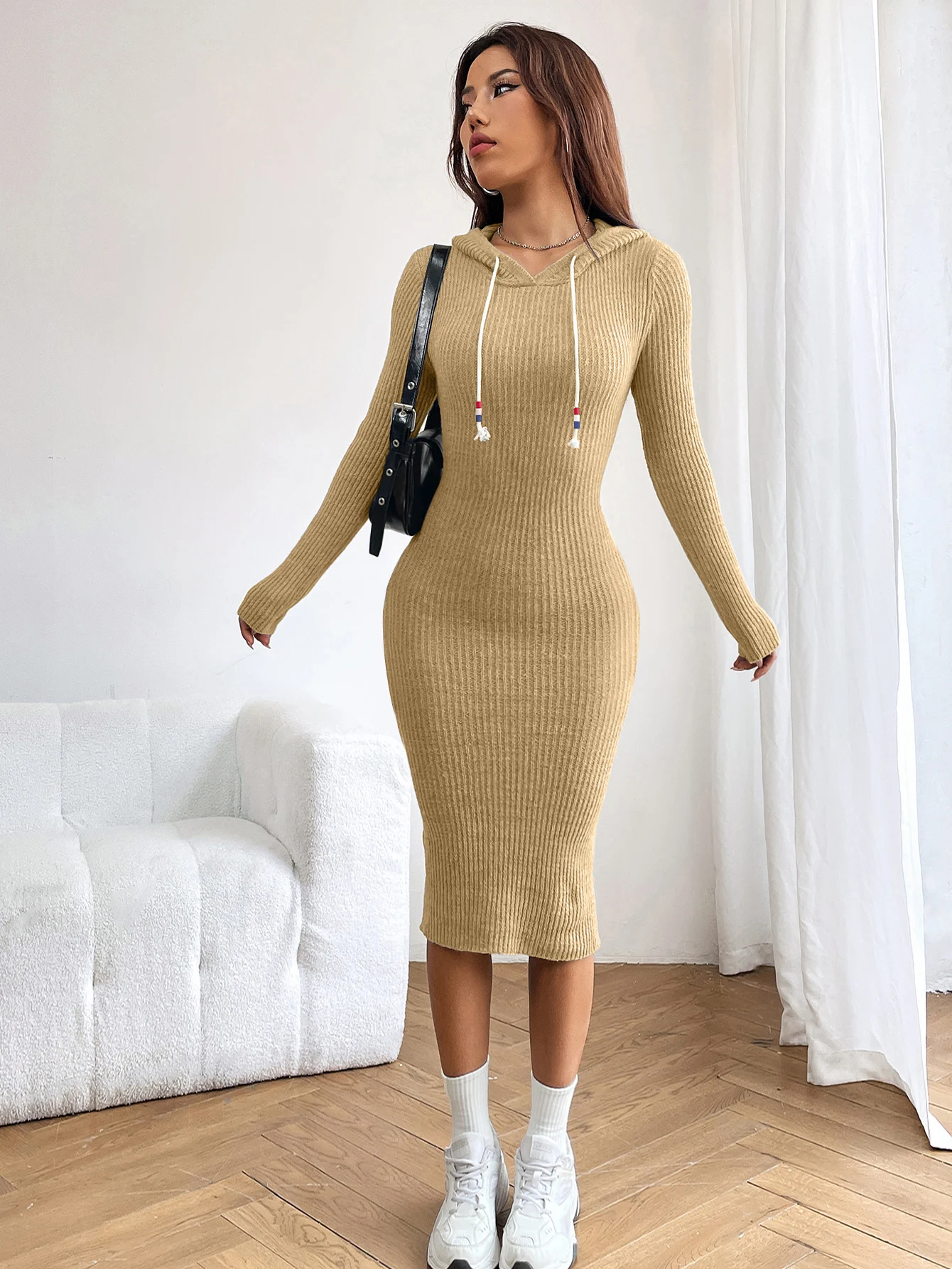 Eliana® | Comfortable dress with a hood