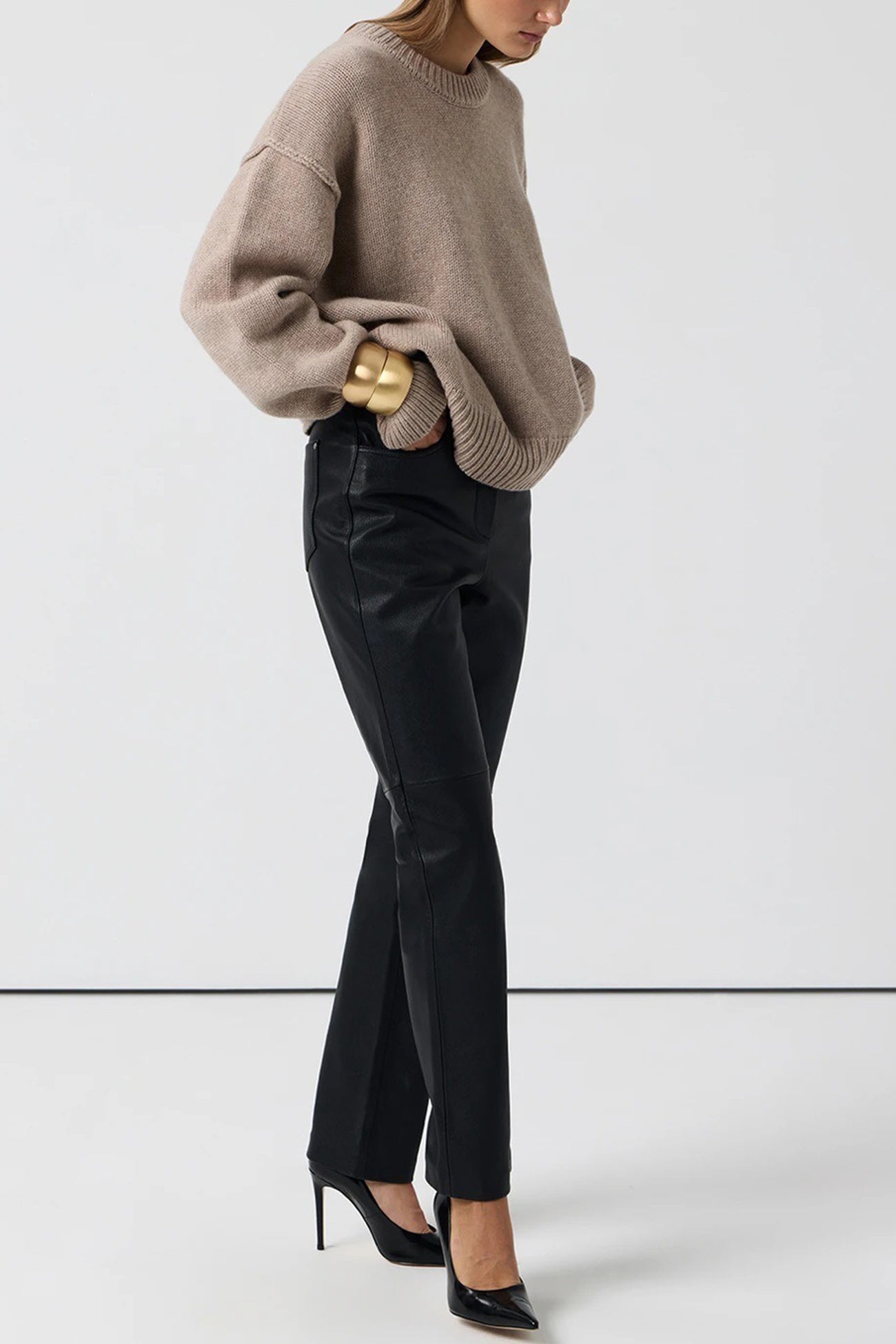 Carmen® | Round Neck Solid Color Pullover Sweater