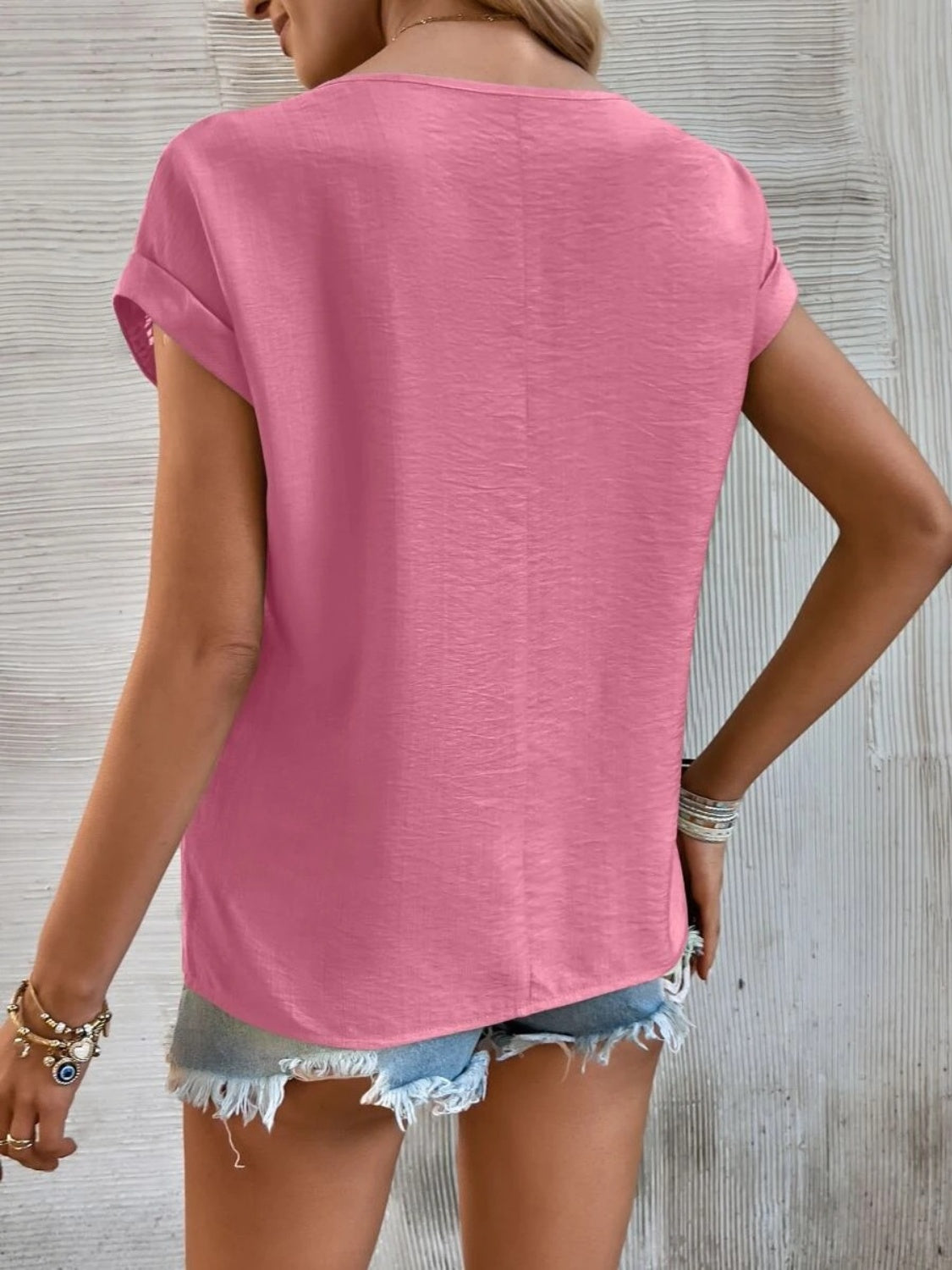 Ambar® | Short-sleeved top with a crew neck and cutout