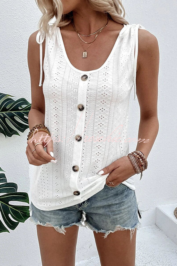 Cleo® | Sleeveless T-shirt with buttons and cut-out details