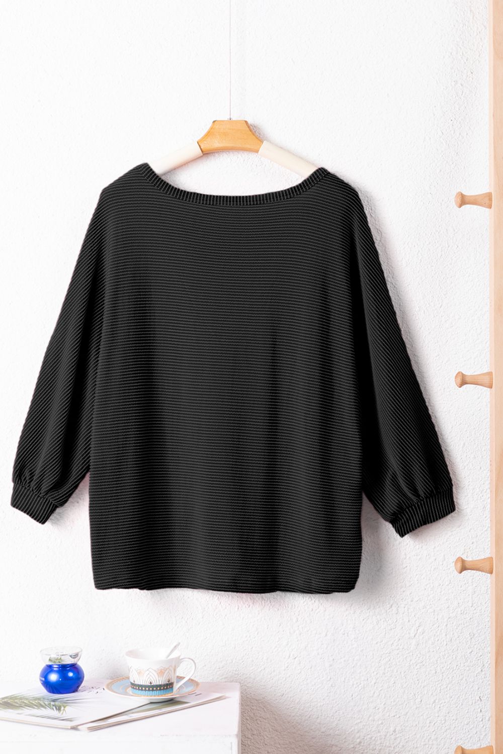 Elisa® | Structured, long-sleeved V-neck top