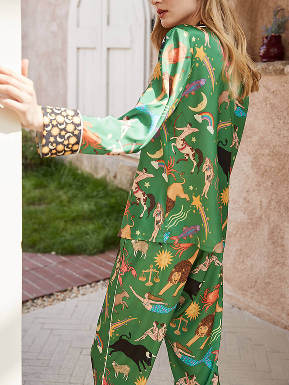 Women’s Pyjama Set – Relaxed Fit – Satin-Like Fabric – Astrological Print – Long Sleeve Top & Wide Leg Bottoms