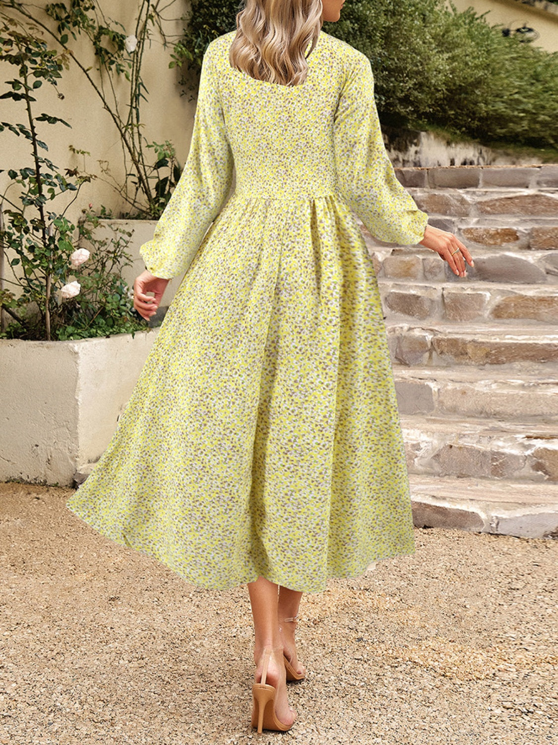 Aranza® | Floral midi dress with a V-neck and long sleeves