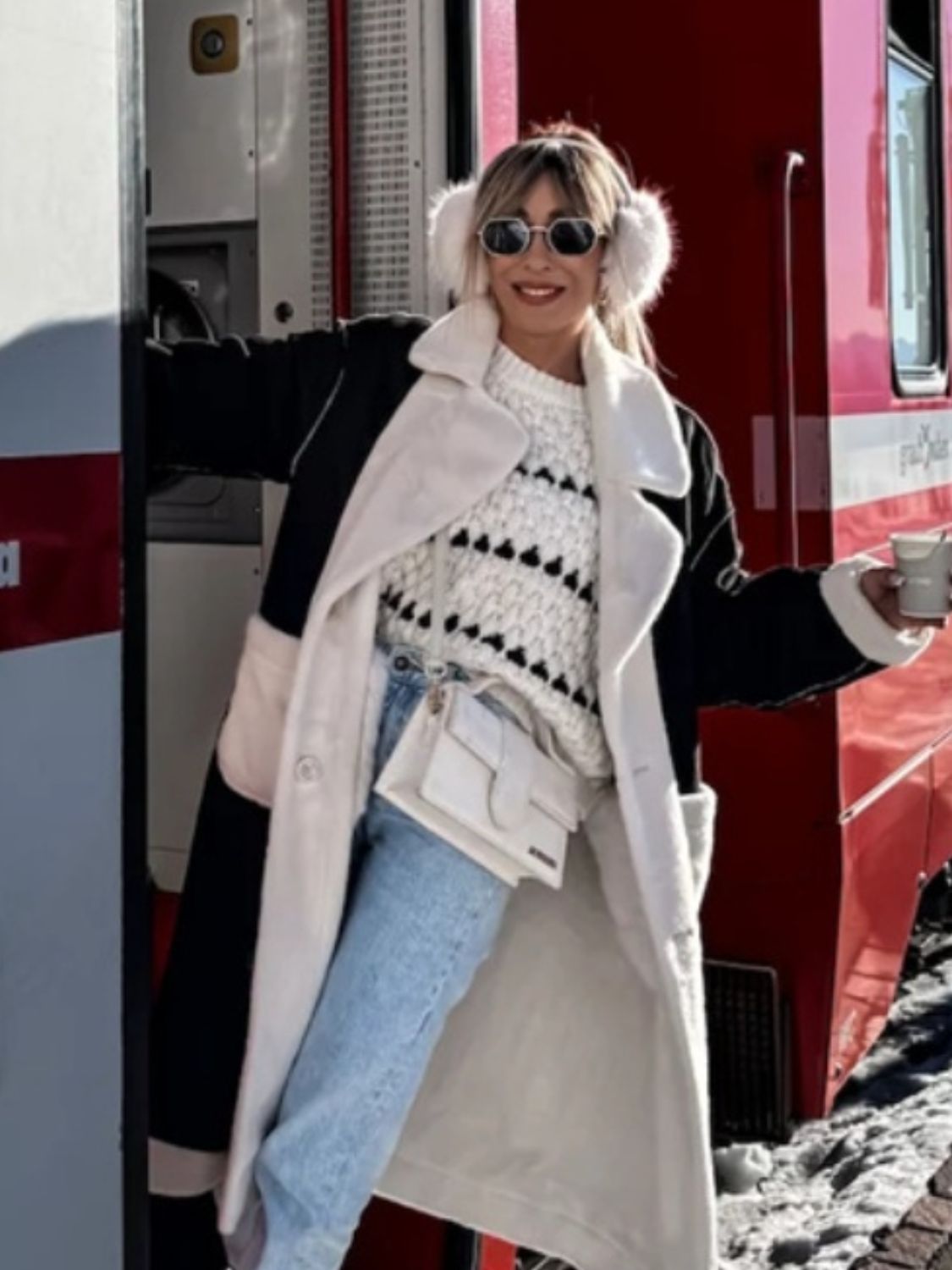 Clara® | Contrasting long-sleeved sweater with a crew neck