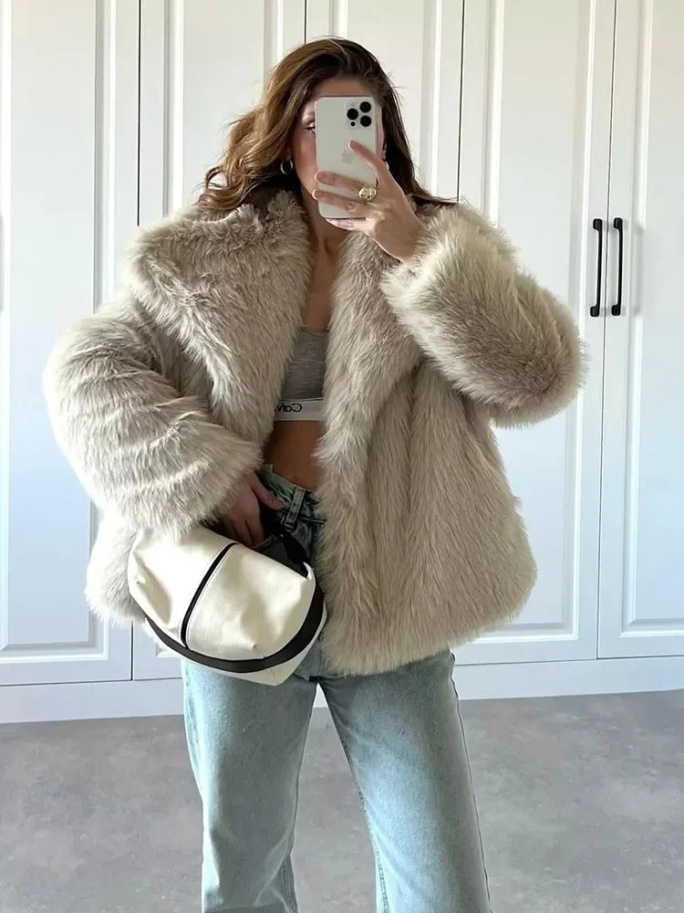 Deborah® | Super soft handwoven coat made from thick wool
