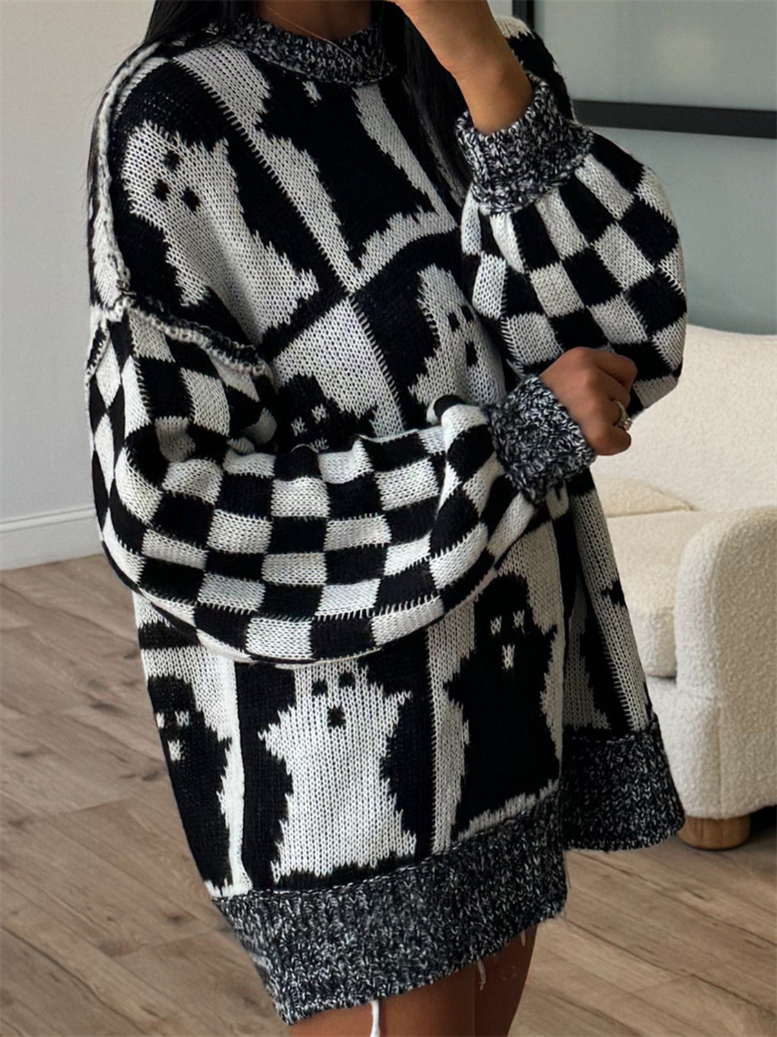 Cristina® | Ghost long-sleeved sweater with low shoulders