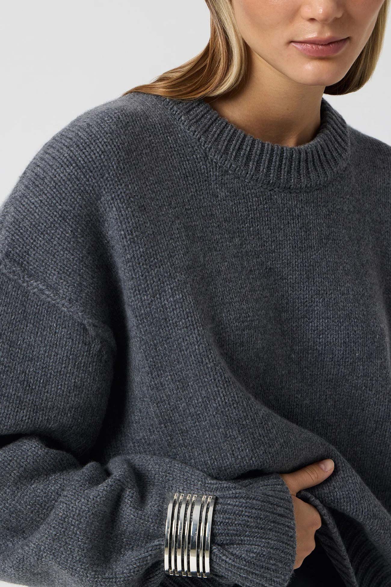 Carmen® | Round Neck Solid Color Pullover Sweater