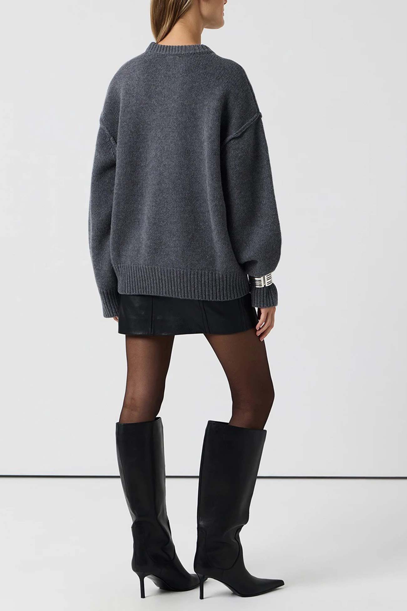 Carmen® | Round Neck Solid Color Pullover Sweater