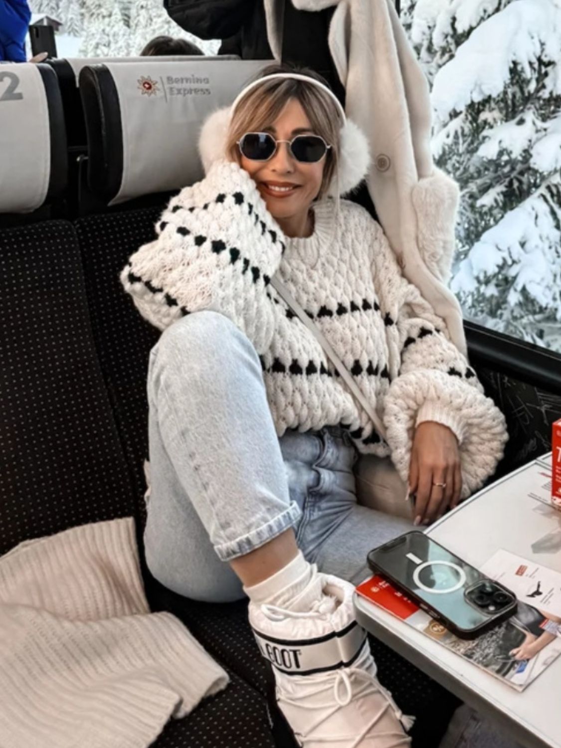 Clara® | Contrasting long-sleeved sweater with a crew neck