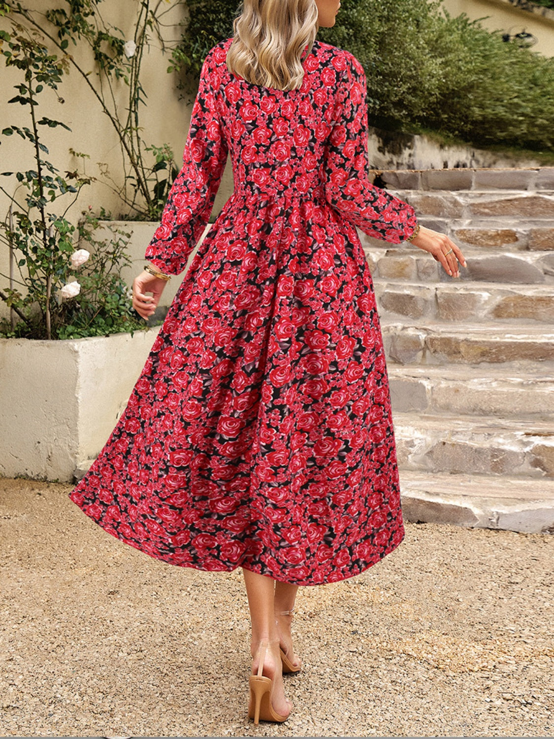 Aranza® | Floral midi dress with a V-neck and long sleeves