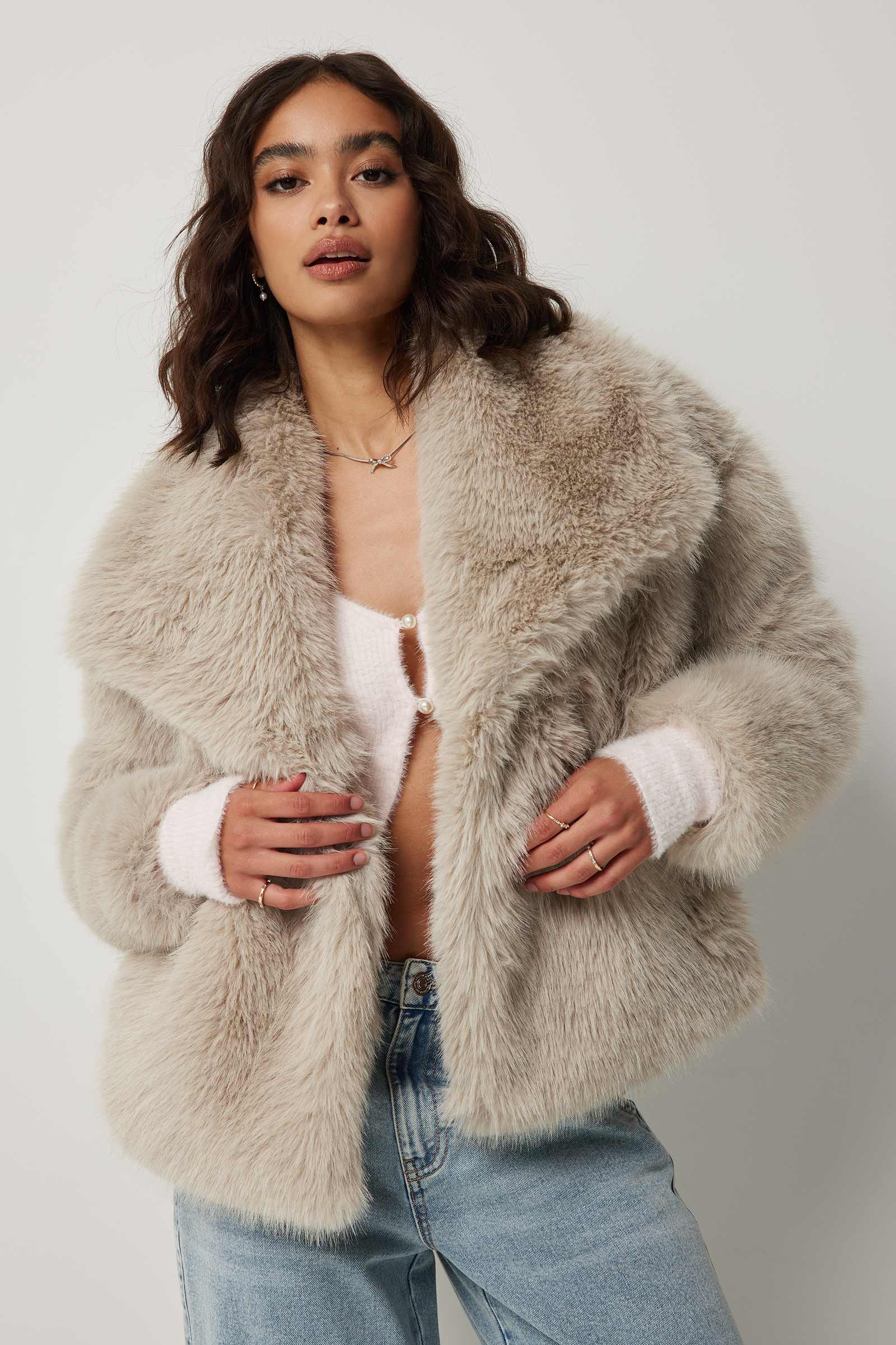 Bella | Women's Oversized Faux Fur Coat