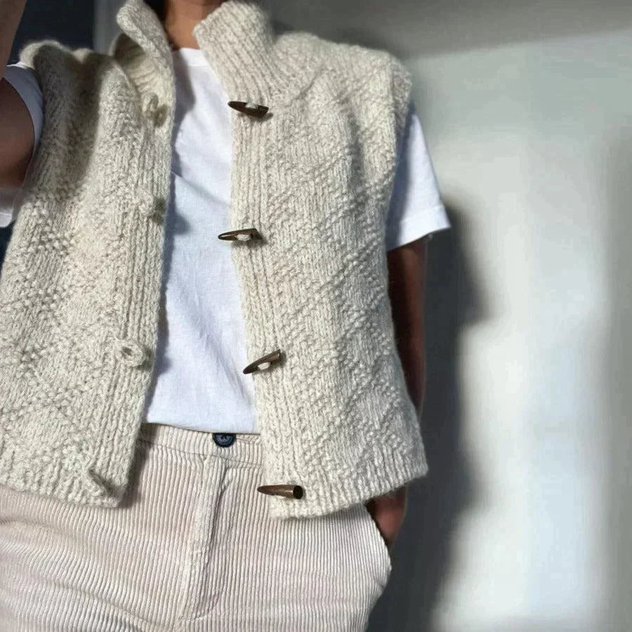 Basilisa | Simple sleeveless cardigan