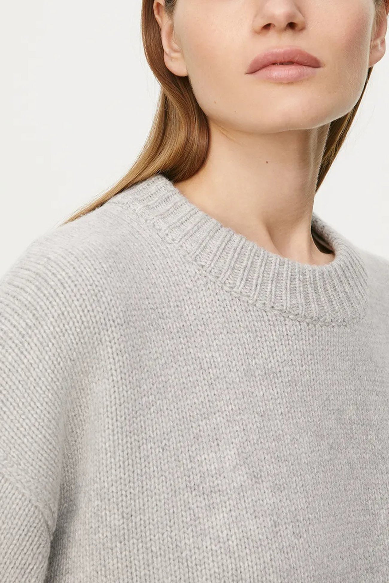 Carmen® | Round Neck Solid Color Pullover Sweater