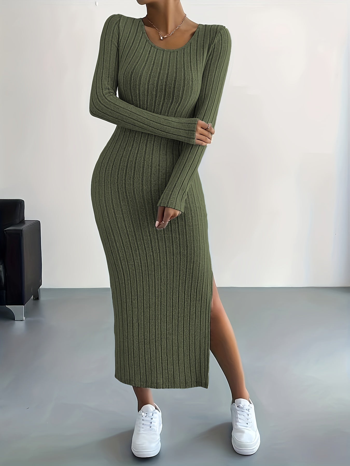 Amelia® | Elegant rib-knit midi dress with a high slit