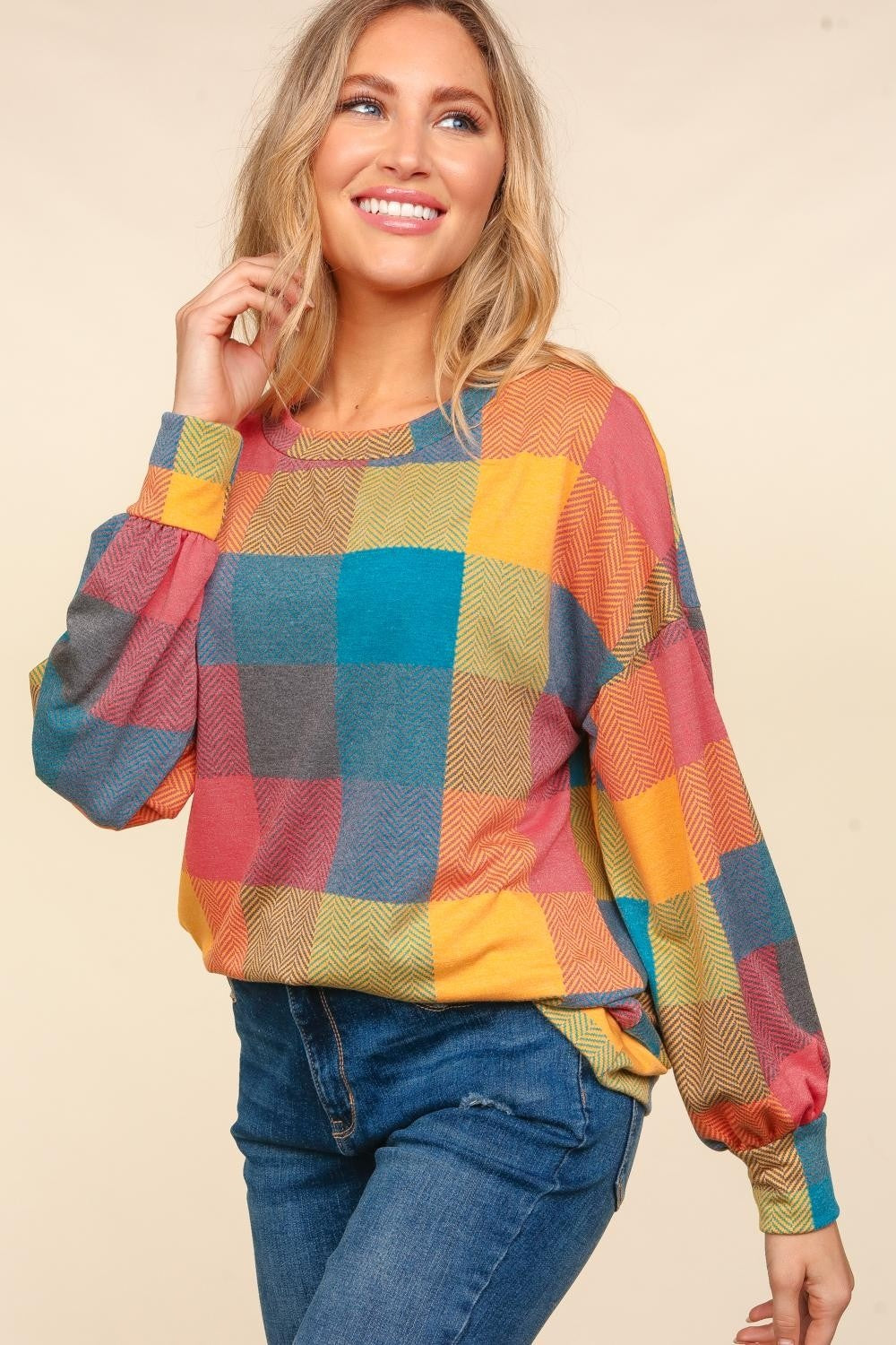 Clara® | Haptics color block check crew neck top
