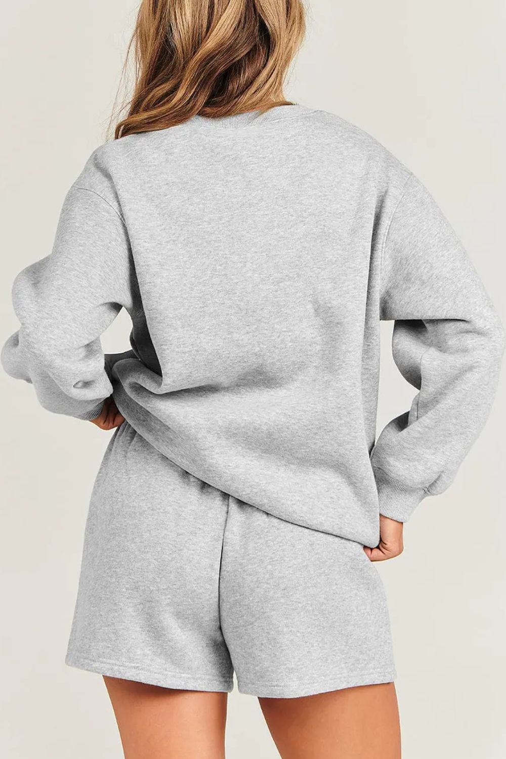 Beata® | Crew neck sweatshirt and shorts set with dropped shoulders
