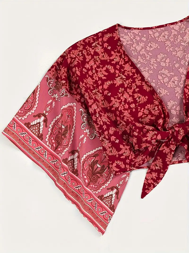 Dayana® | Short blouse with tribal print and knot at the front
