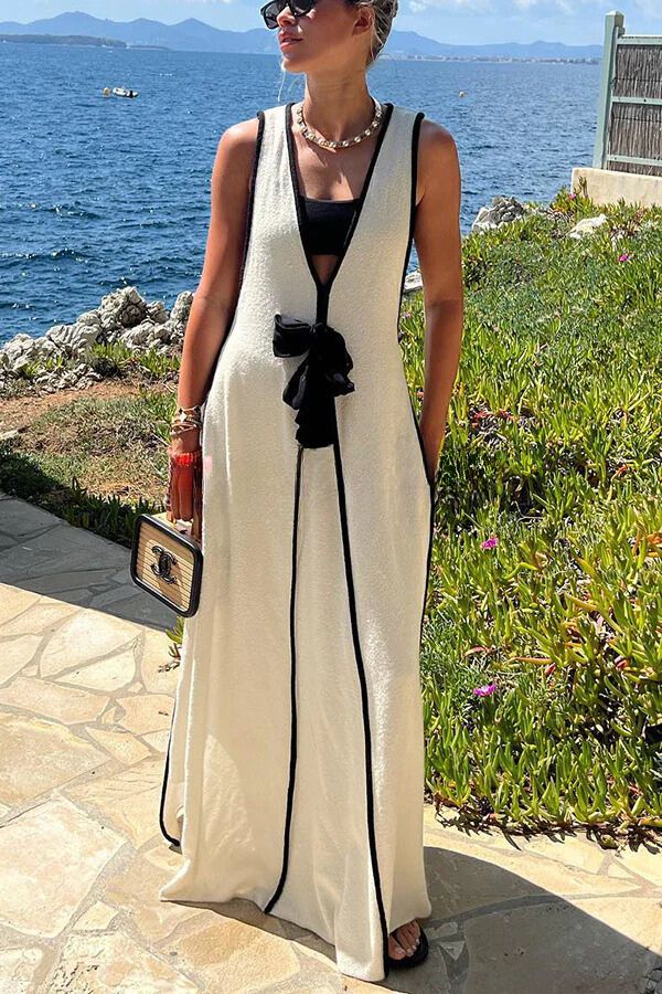 Dayana® | Flowing, self-tie maxi dress in a contrasting color