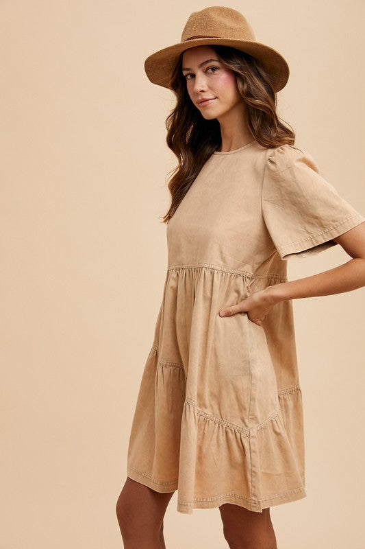 Adeline® | Short-sleeved denim dress with a round neckline and a mineral wash