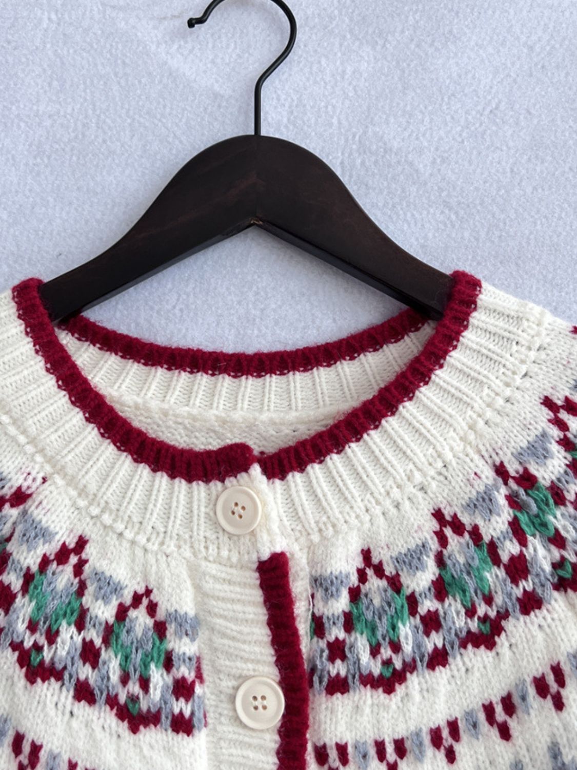 Diana® | Long sleeve cardigan with a contrasting geometric crew neck