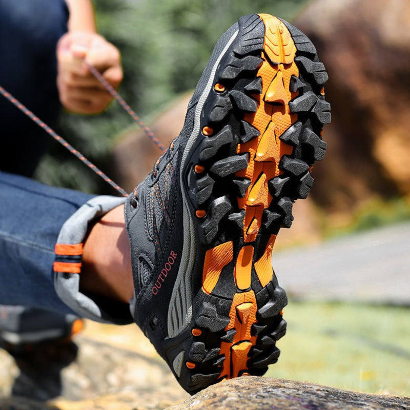 Louie | Men's orthopaedic hiking shoes made from suede