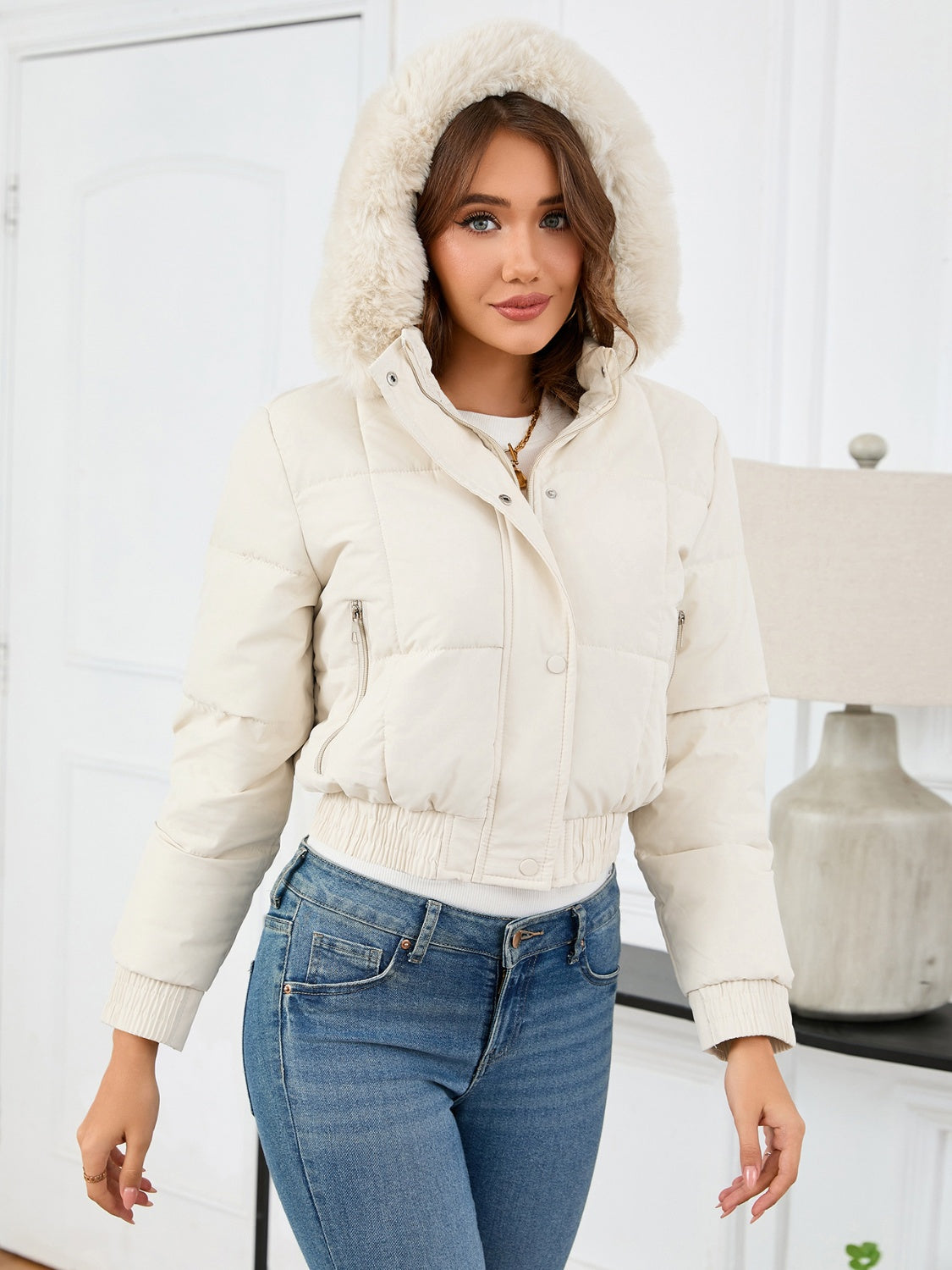 Eleonora® | Long-sleeved, cropped winter coat with hood and pockets
