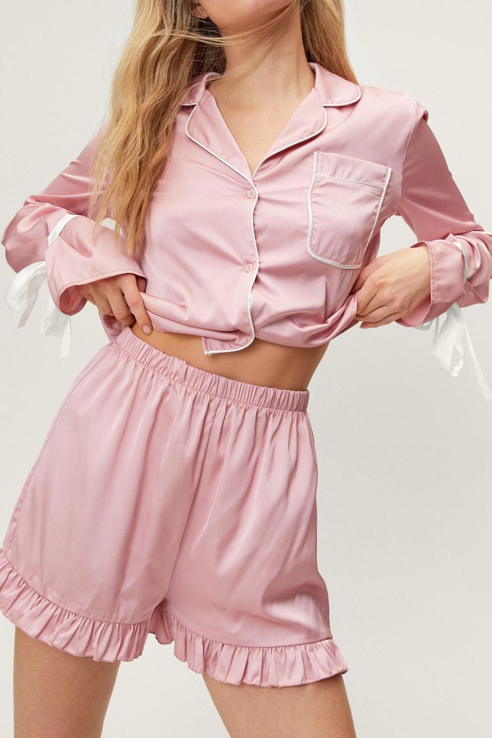 Cora® | Basic lounge set from bae lounge set with tied cuffs, collar collar and ruffle shorts