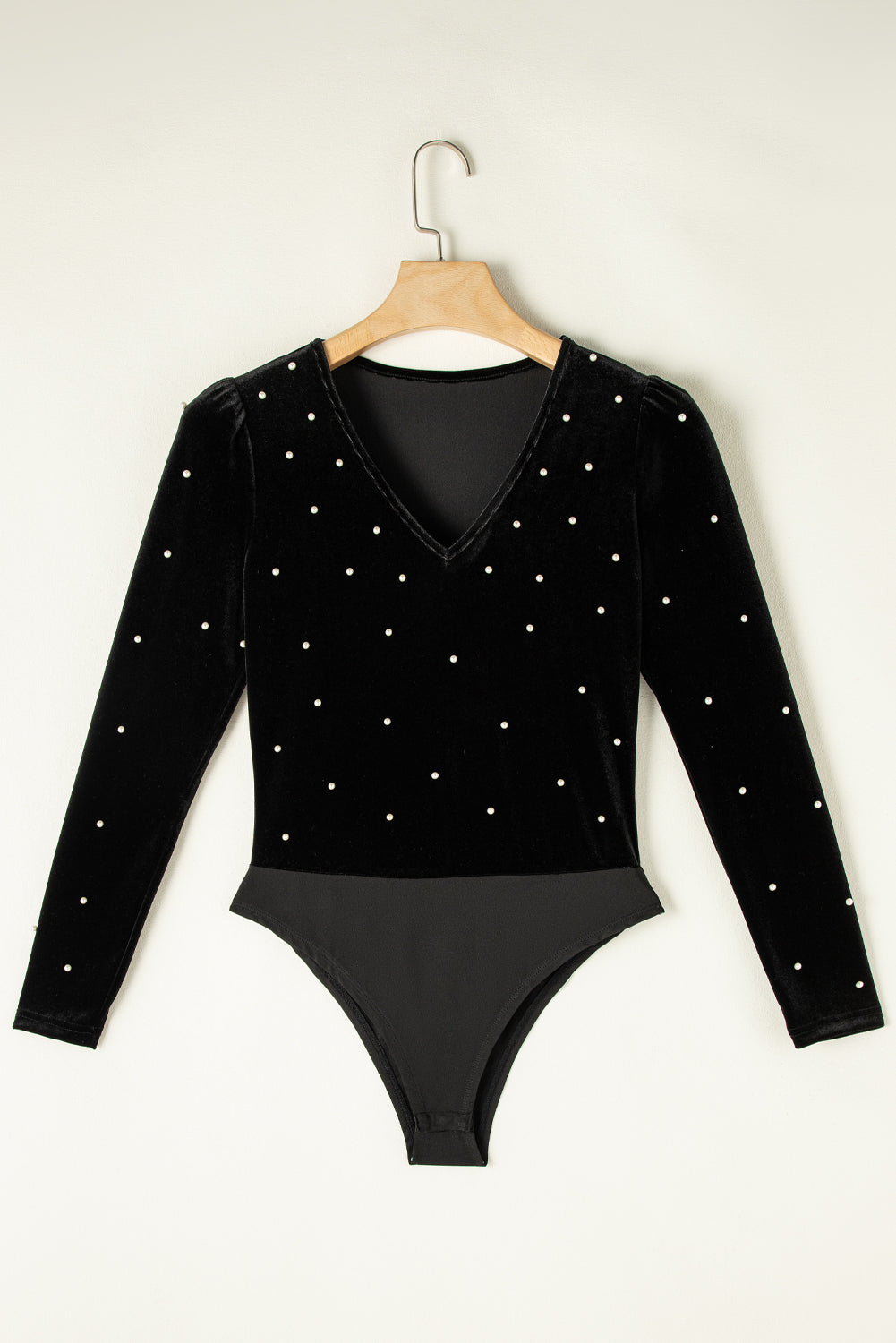 Cristina® | Long-sleeved velvet bodysuit with V-neck and pearl detail
