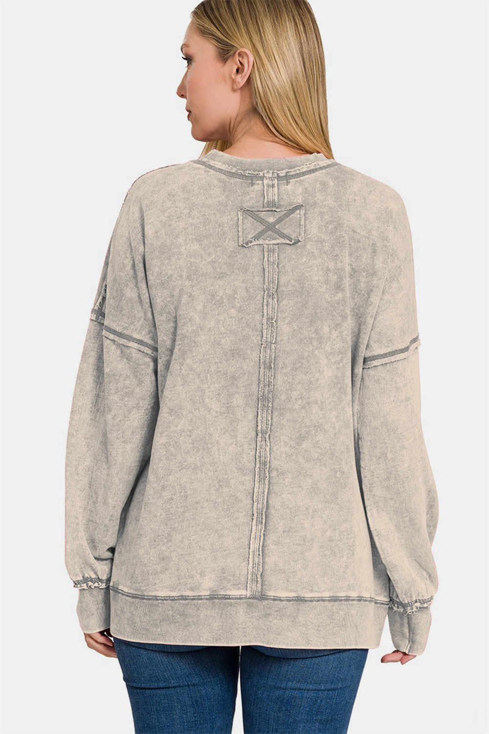 Cecilia® | Sweatshirt with an exposed seam and a crew neck and dropped shoulders