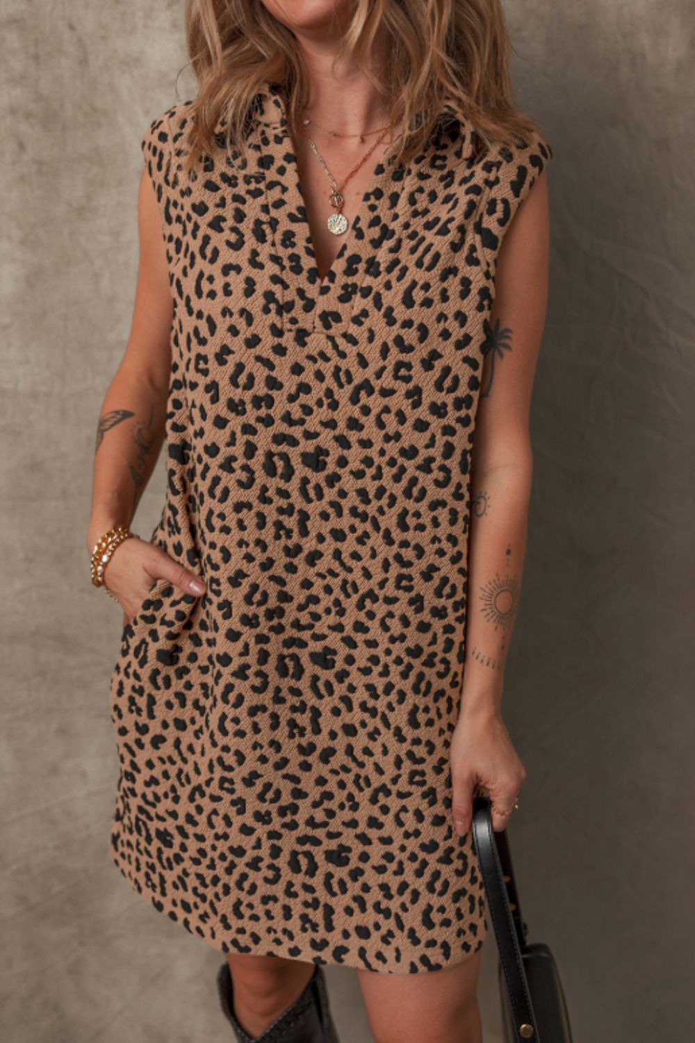 Anita® | Sleeveless mini dress with a leopard collar