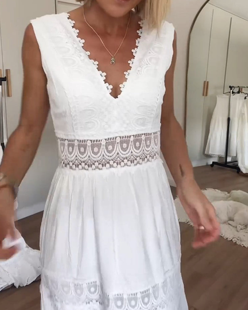Carmen® | Sleeveless Lace Dress With V-Neckline