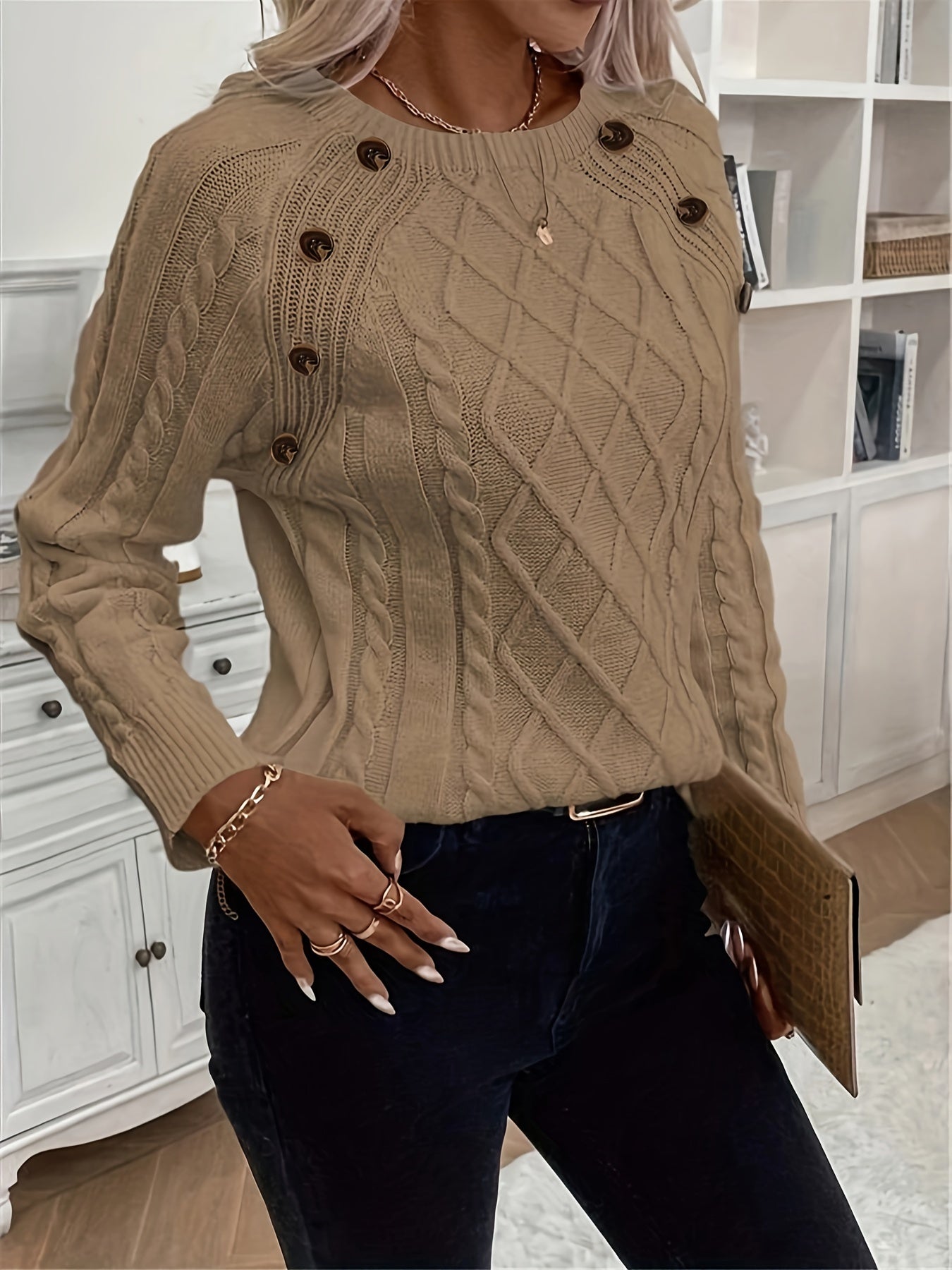 Annelie® | Single-breasted cable-knit sweater with a crew neck