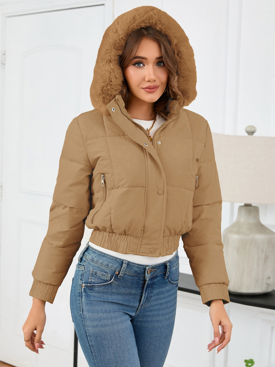 Eleonora® | Long-sleeved, cropped winter coat with hood and pockets