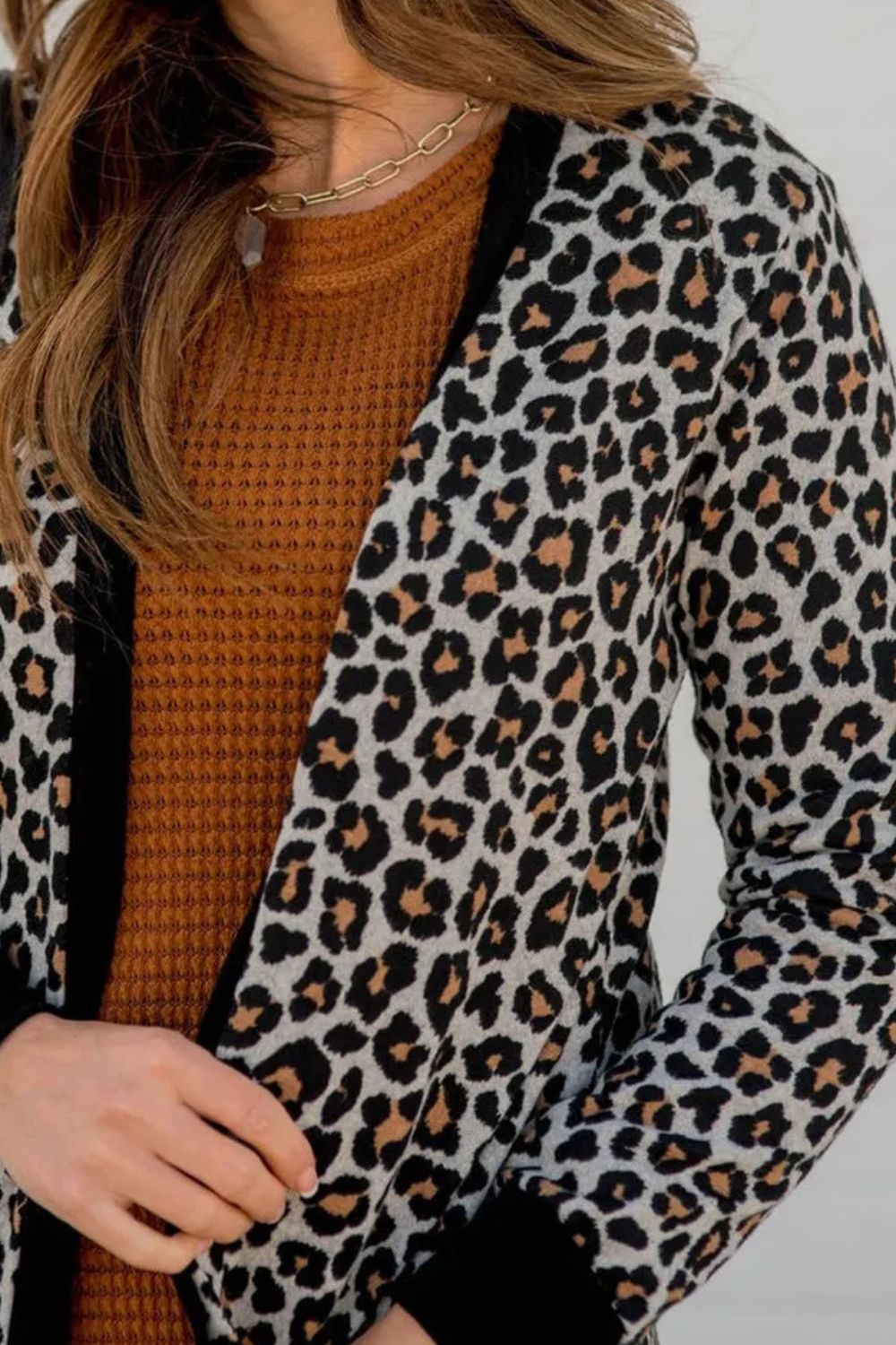 Anneliese® | Open front leopard print cover with pockets