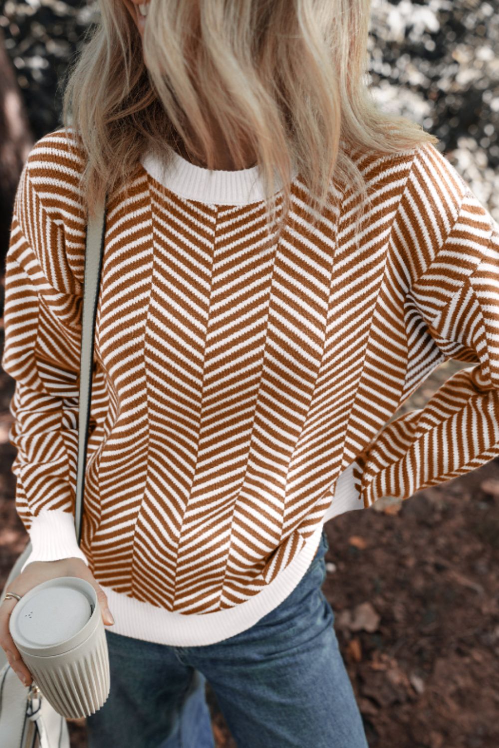 Cándida | Striped long-sleeved sweater with a crew neck