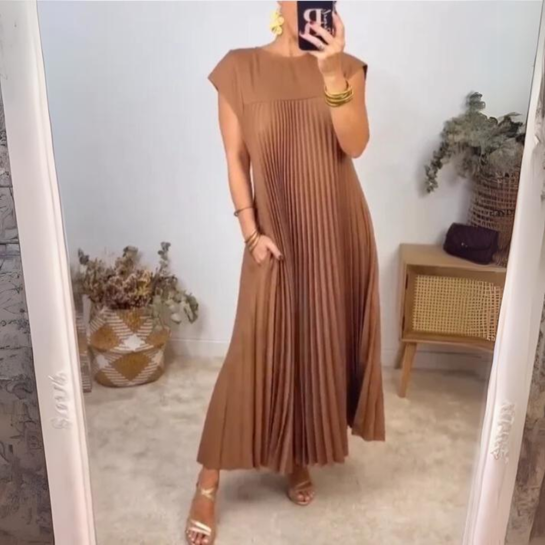 Carina® | Light and fresh pleated dress